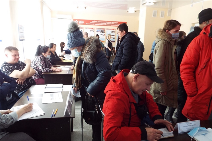 С начала года в службу занятости населения Чувашской Республики за услугой содействия в поиске подходящей работы обратился 10651 гражданин